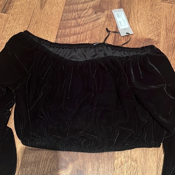 NWT Robertson + Rodeo Woman’s Black I Feel You Off The Shoulder Top Size S - Picture 2 of 5